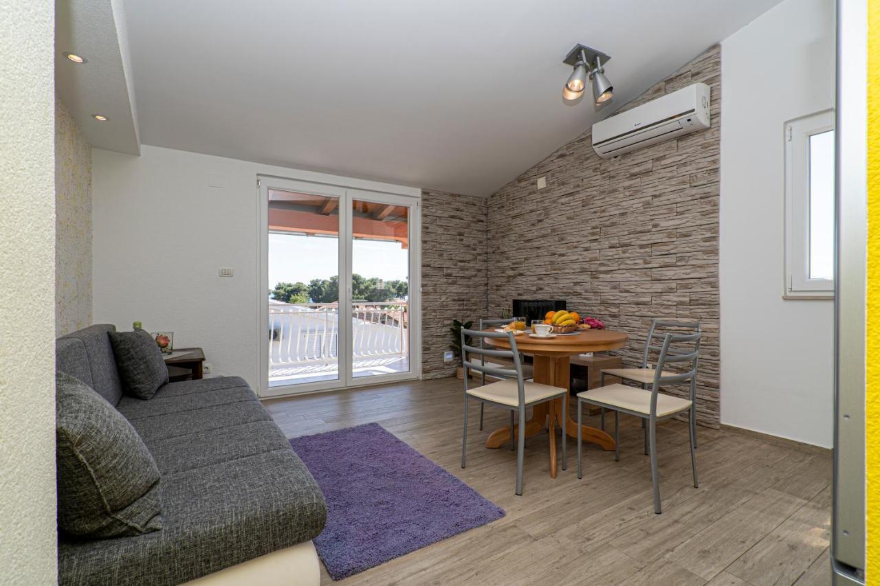 Seaview & Balcony Apartment Petra Jadrija Exterior photo