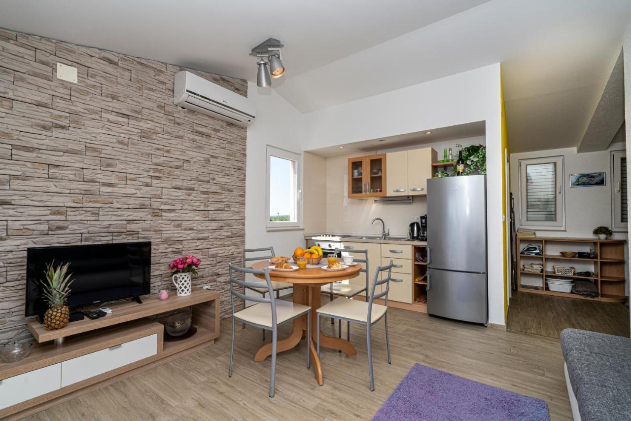 Seaview & Balcony Apartment Petra Jadrija Exterior photo