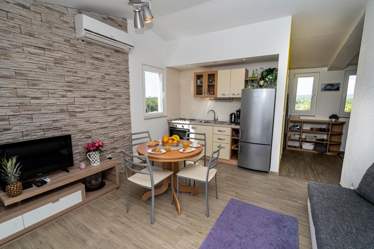 Seaview & Balcony Apartment Petra Jadrija Exterior photo